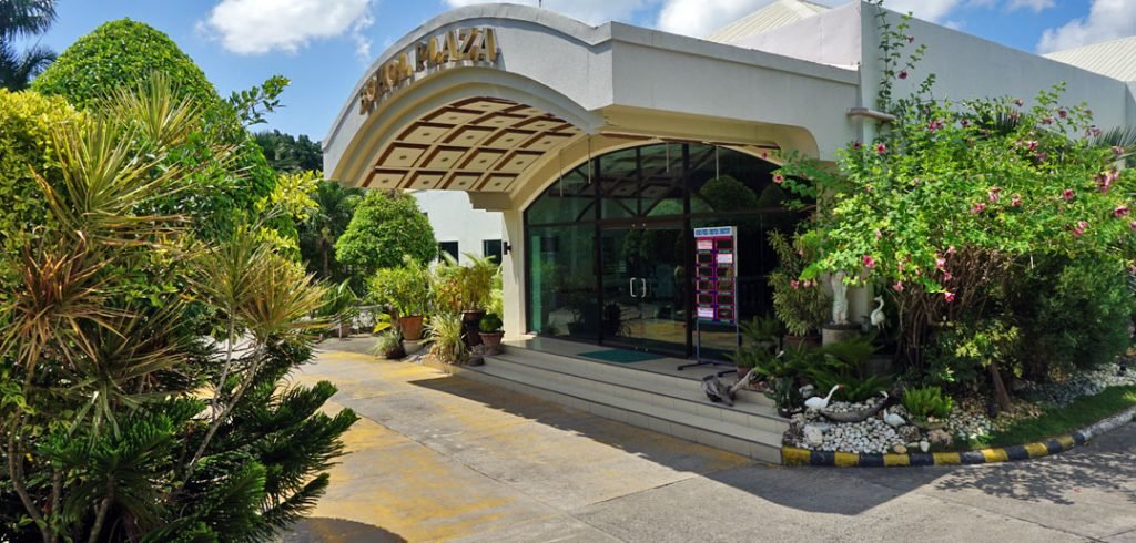 Bohol Plaza Resort Entance