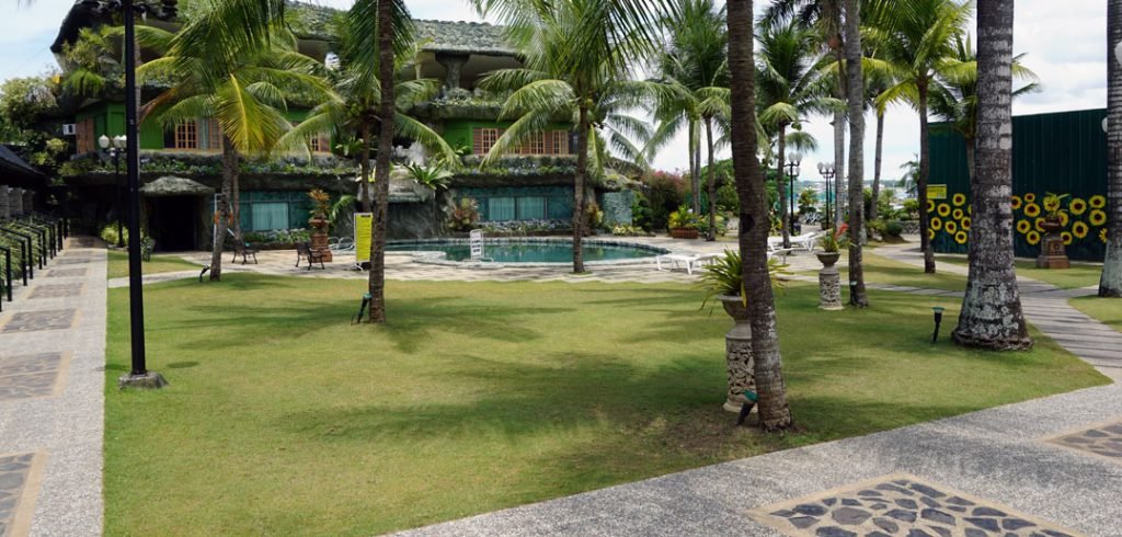 Bohol Tropics Resort - Tropical Garden