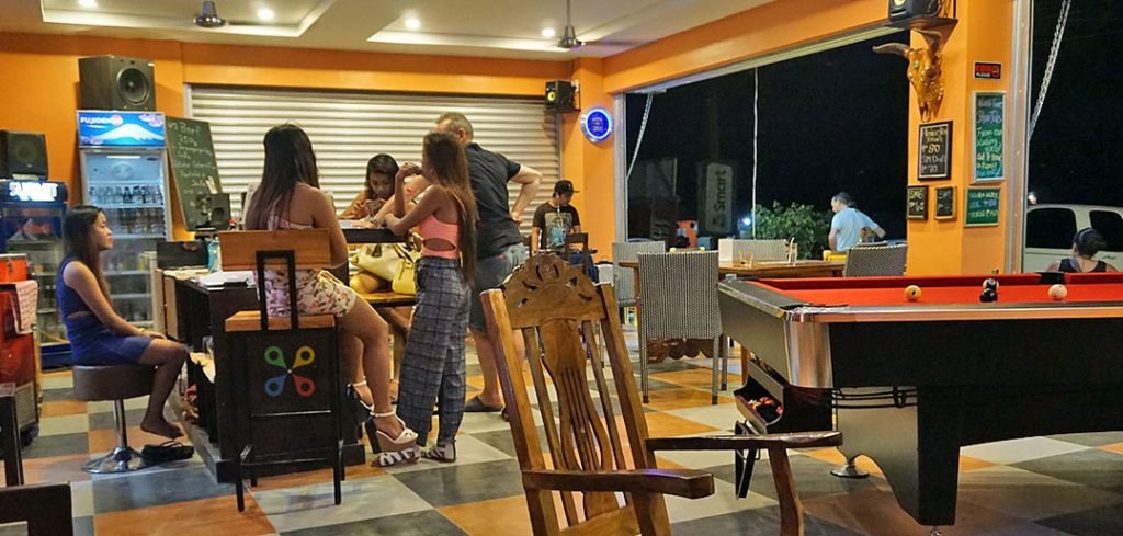 Helmuts Place Bar Panglao Bohol